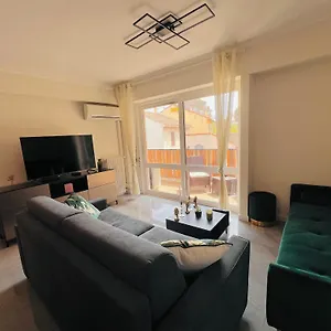 Les Arenes - Centre, 2 Pieces Recemment Renove De 45 M2 Avec Sa Terrasse De 10 M2 Cannes
